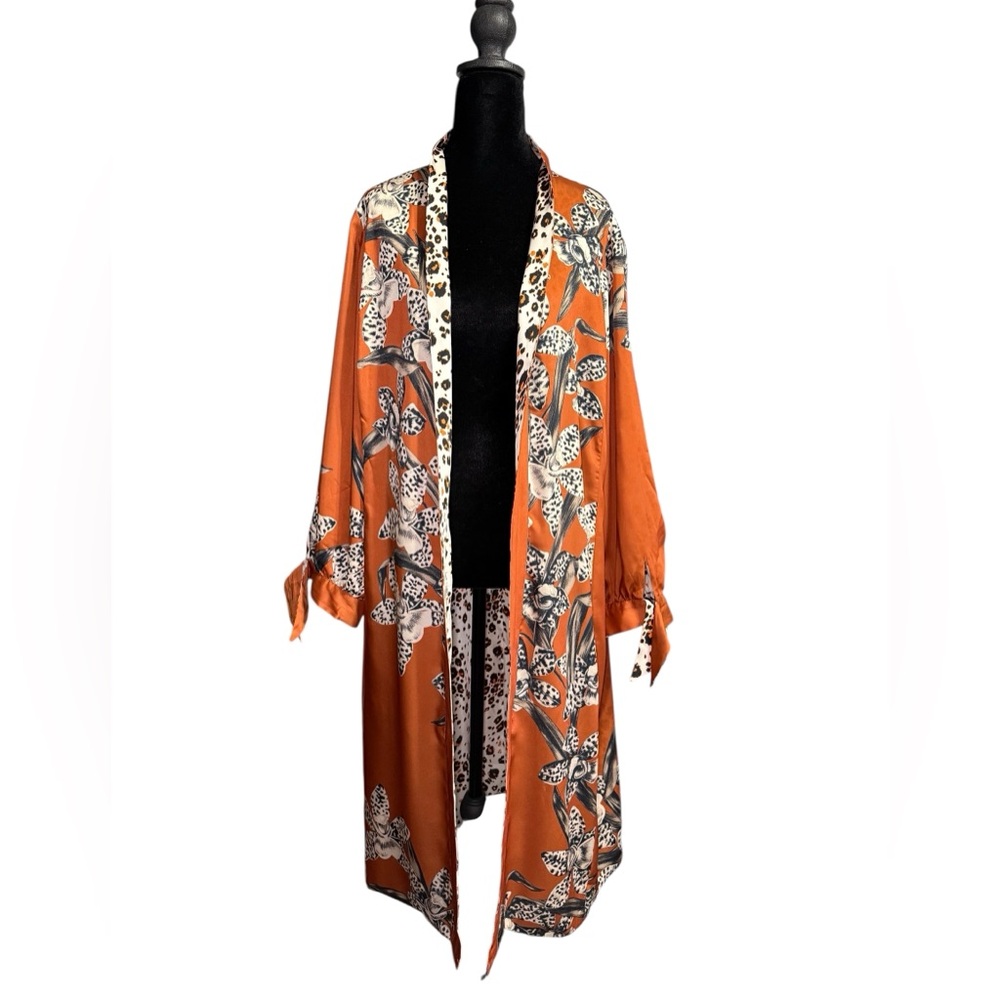 Chico's Animal Print, Reversible Floral Kimono NWT Pockets on each side